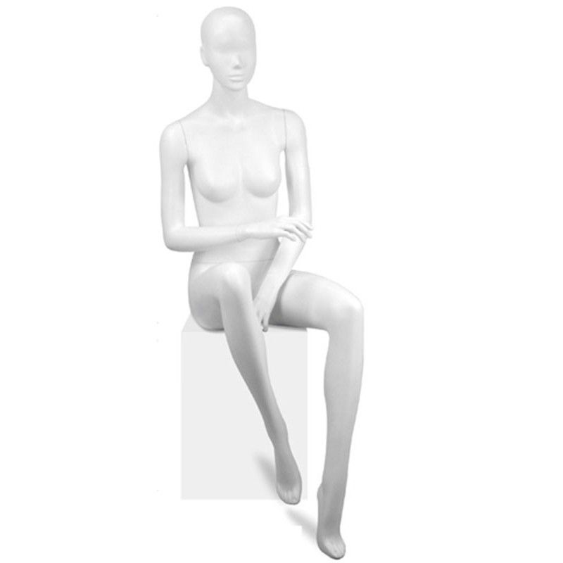 Mannequin seated woman y641-03