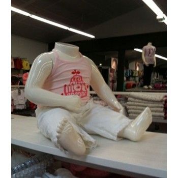 Mannequin enfant sans tête