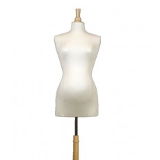 Busto donna incinta 6 mesi medium