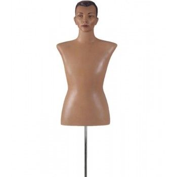 Busto da ragazzo piuttosto retrò 4